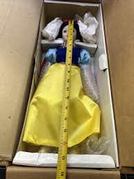 Walt Disney Snow White Golden 50th Anniversary Collectors Porcelain Doll (1987) | eBay