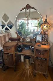 My mom bought this vanity (and lamp) for me in the '90s when ...