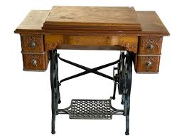 Sold at Auction: VINTAGE SINGER SEWING MACHINE