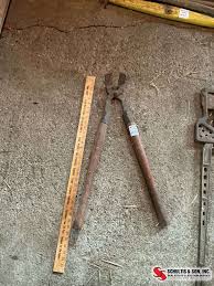 Farriers tongs or hoof nippers - SCHULTIS & SON, INC.