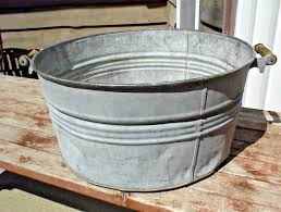 VINTAGE GALVANIZED 22" TUB WITH WOOD HANDLES CREAM CITY #2 ...