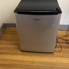 Whirlpool 2.7 cu ft Mini Refrigerator Stainless Steel for Sale in Linthicum Heights, MD - OfferUp