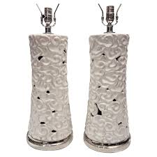 Pair of Mid-Century White Ceramic Lamps For Sale at 1stDibs