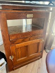 White Clad Antique Tv Stand for Sale in Stockton, CA - OfferUp