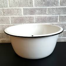 Large Farmhouse White Enamelware Basin with Black Trim – Zsinta