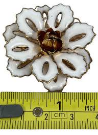 Vintage White & Pink Flower Enamel Raised Brooch Pin Gold Tones | eBay
