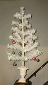 Bethany Lowe Vtg White Feather Tree Urn Base With Shiny ...