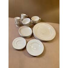 Vintage Wedgewood Ceramic Dinnerware Set- 24 Pieces | Chairish