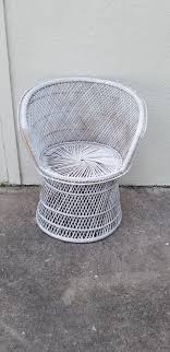 VINTAGE WHITE WICKER/ RATTAN EMMANUELLE PEACOCK SUNBURST ...