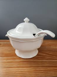 Vintage Pfaltzgraff Heritage White 4 Quart Tureen W/Ladle | eBay