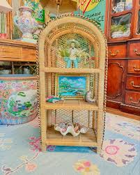 Catherine | Posh Provisions | 🎀SOLD🎀—-After a much needed vacation with my dad, I am back and ready to post some super cute items for yall. Like this adorable arched... | Instagram