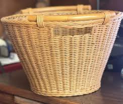 VINTAGE 1970'S RATTAN HANDLED ROUND WICKER LAUNDRY BASKET ...