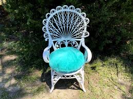 WHITE ELEGANT PEACOCK STYLE SMALL WICKER OR RATTAN CHAIR HEART BACK