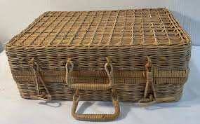 Vintage Wicker Picnic Basket | Chairish