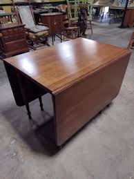 Vintage Old Tyme Cherry Drop Leaf Table | EstateSales.org