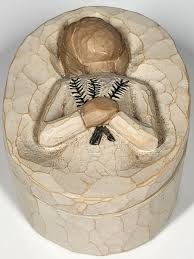 Willow Tree "REMEMBRANCE KEEPSAKE BOX" by Susan Lordi ...