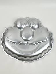 SESAME STREET WORKSHOP WILTON ELMO CAKE PAN 2105-3461 PRE-OWNED DATED 2002 GOOD | eBay