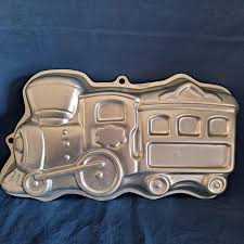 Wilton 2003 TRAIN ENGINE Cake PAN Steam Locomotive Choo Car ...