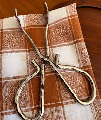 Artica Scissor Tongs – SBG Home & Design