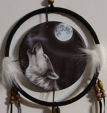 DREAMCATCHER INDIAN WITH A PICTURE OF A WOLF HOWLING AT THE MOON OUTDOOR (CR43) | eBay