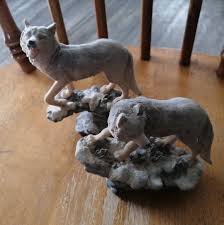 2 Wolf Figures - Sabre - Etsy