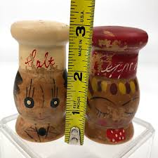 VTG MCM CHEFS SALT & PEPPER Wood Shakers JAPAN 3" Red White Collect Kitchen | eBay