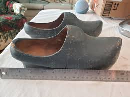 Assorted vintage / antique novelty items for arts and ...