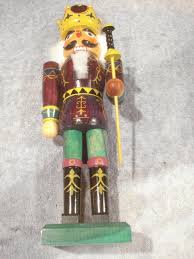 VINTAGE HANDMADE/HANDPAINTED WOODEN 15" TALL KING w/SWORD NUTCRACKER | eBay
