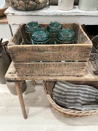 Island time!! It's been awhile since I had all the components to make a little kitchen island! The base is an antique dresser, I removed the bottom drawers and used their faces