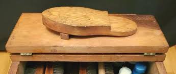 Antique MC Wood SHOE SHINE BOX Foot Stool Foot Rest Lid Brass Hinges Accessories | eBay