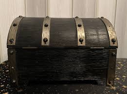 Vintage Barware - Wood Treasure Chest w/ 2 Amber Decanters & 4 Shot Glasses | eBay