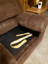 These fabric strands on my couch? : r/whatisthisthing