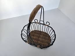 Vintage Wrought Iron and Wicker Basket With Handle – Rustic Home Decor, Fruit Holder, or Display - Etsy
