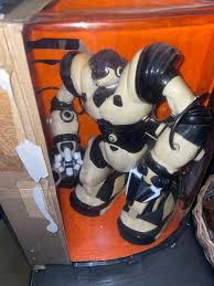 Vintage Robot Battery Operated Toy,original Wowwee (article Number 8081) Robosapien Dancing Robot, No Remote Control - Etsy