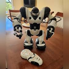 WoW Wee | Other | 204 Wow Wee Robot With Remotecontrol | Poshmark