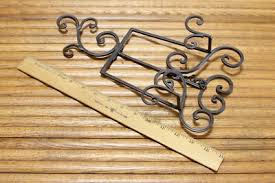 Vintage Brown Wrought Iron Easel For Art~Pictures~Plates Ornate 13 Inches Tall | eBay