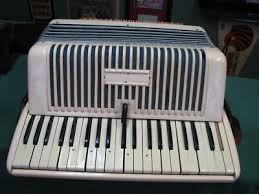 Vintage Wurlitzer Accordion W/ Original Case Plays Great Condition As Shown | eBay