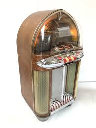 Sold at Auction: Original 1947 Wurlitzer 1100 Jukebox