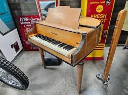 Wurlitzer Student Butterfly pre war - natural | Reverb