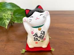 Japanese Maneki Neko Lucky Cat Statue: Good Fortune Feng ...