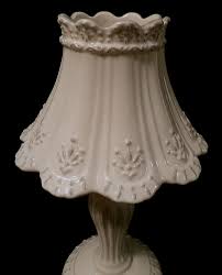 YANKEE CANDLE CO. ANTIQUED WHITE PORCELAIN CANDLE LAMP w ...