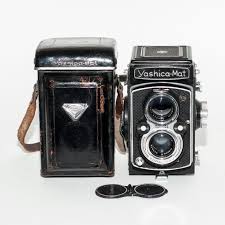 YASHICA MAT TLR 120mm Film Camera With Original Case - Black ...