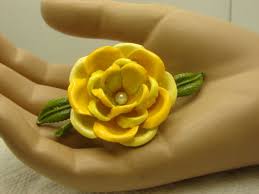 Vintage Hippy Mod Retro 60's Yellow Rose Enamel Flower Pin Brooch Pearl Center | eBay