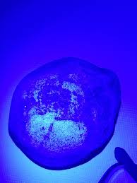 Pretty or pretty poisonous?? Plz comment!! : r/whatsthisrock