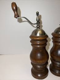 VINTAGE SET OF GAIL CRAFT WOODEN WARE SALT SHAKER & PEPPER ...