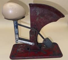 VINTAGE EGG SCALE HAS TINY PART OF LABEL WORKS | eBay