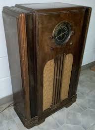 Sold at Auction: Art Deco Floor Model Parmak Broadcast Radio ...