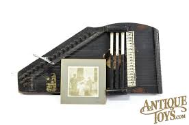 Antique 1890's Zimmermann No. 71 Autoharp Zither with Antique Photo for Sale – AntiqueToys.com – Antique Toys for Sale